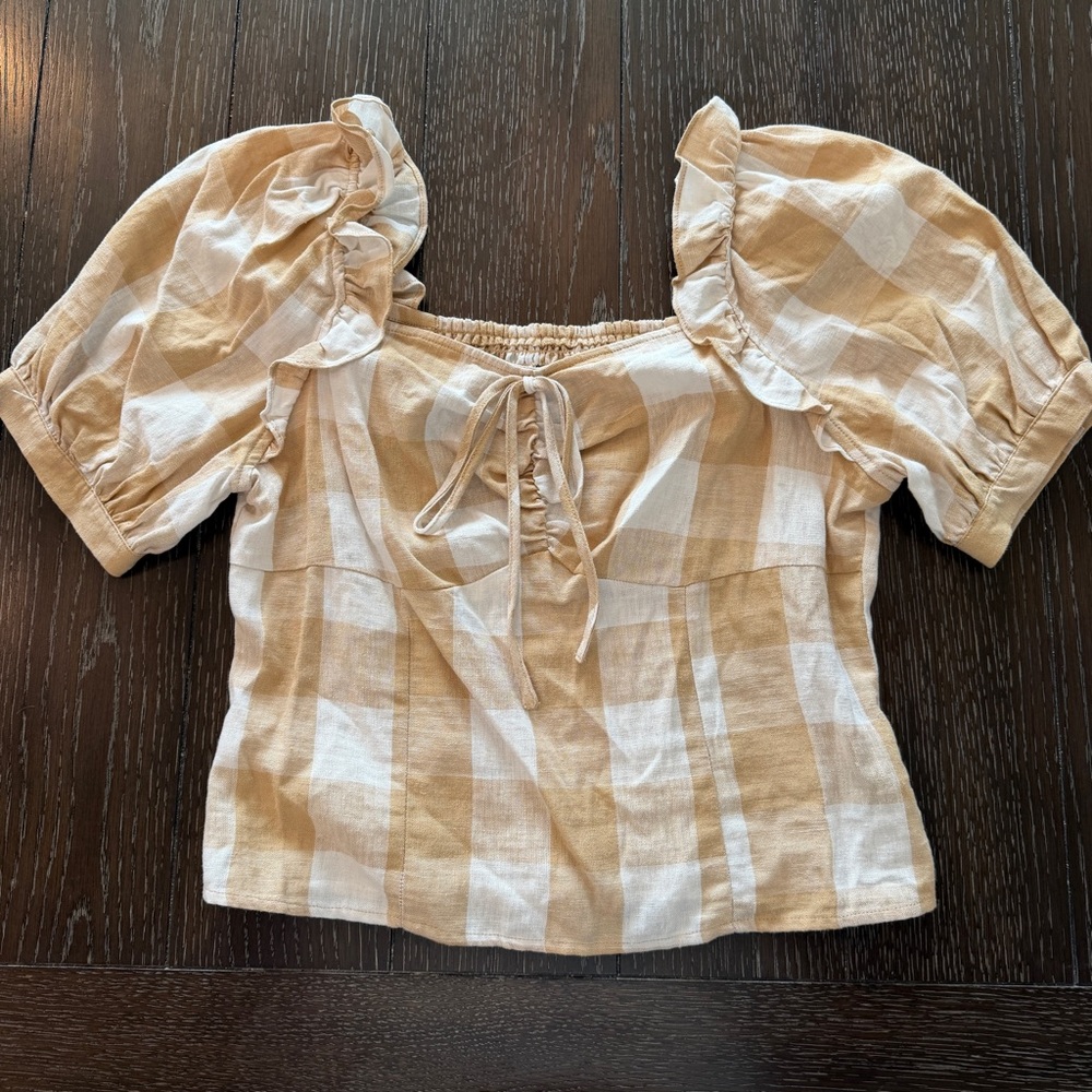 NWT Gingham Plaid Puff Sleeve Top Tan & White Ruffle Detail Ruched Back Medium‎